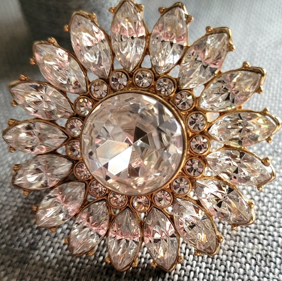 Banana Republic Jewelry - Banana Republic Gold and Crystal Size 6 Statement Ring